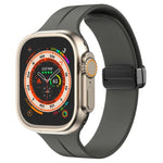 Solid Color Silicone Watch Band, For Apple Watch Ultra 49mm / Series 8&7 45mm / SE 2&6&SE&5&4 44mm, For Apple Watch Series 8&7 41mm / SE 2&6&SE&5&4 40mm / 3&2&1 38mm