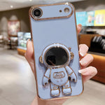Electroplating Astronaut Holder Phone Case, For iPhone 17e / 16e, For iPhone 17 Pro Max, For iPhone 17 Pro, For iPhone 17, For iPhone Air, For iPhone 16 Pro Max, For iPhone 16 Pro, For iPhone 16 Plus